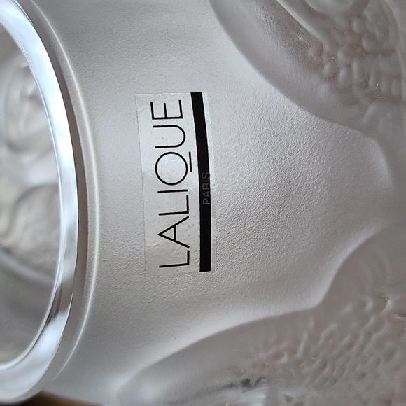 Lalique bird detail vase - Picture 2 of 8